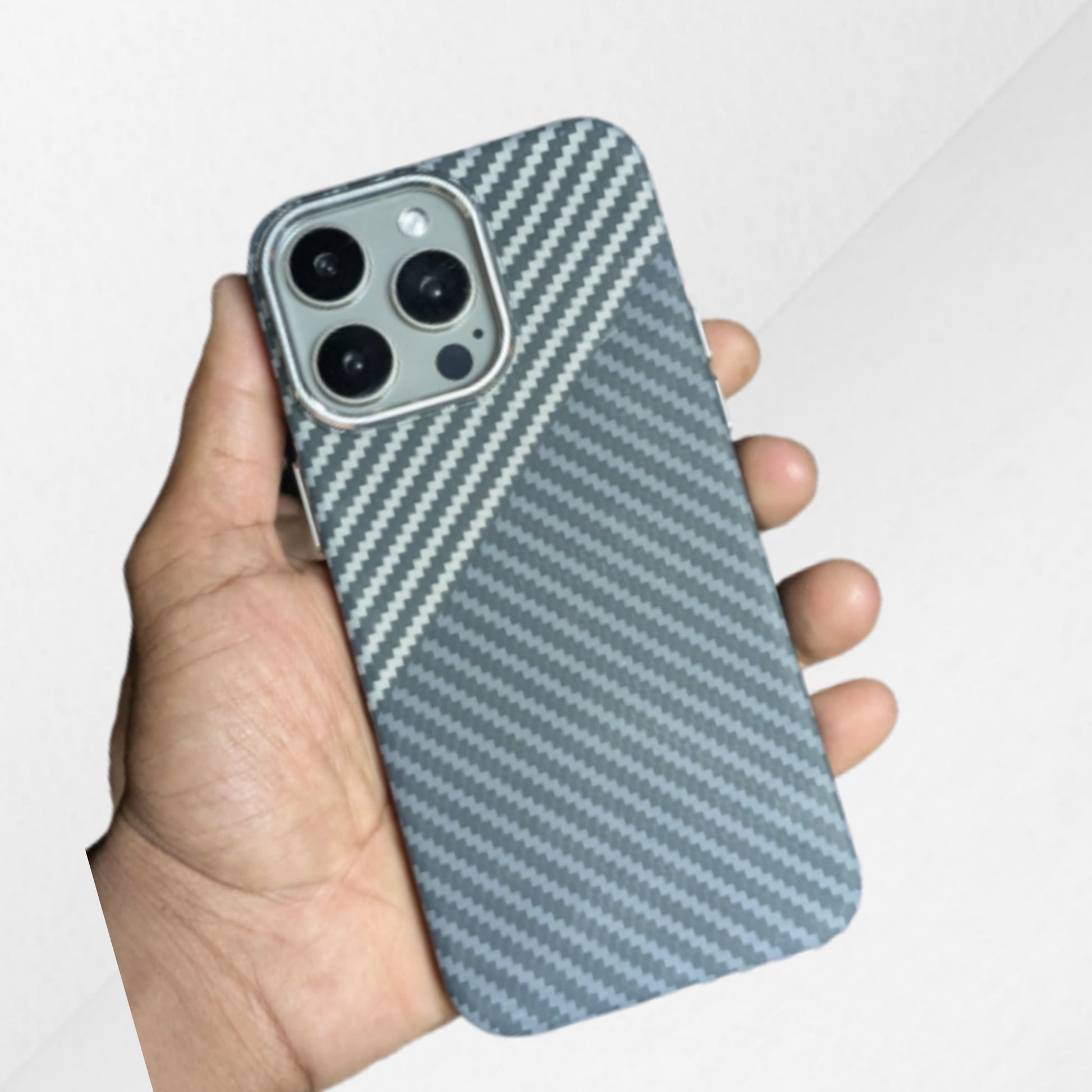 Carbon fiber diagonal pattern slim phone case for iPhone

